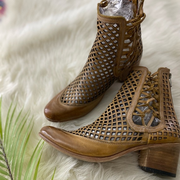 FreeBird by Steve Madden booties corset lattice boots **vintage-read* leather 10 - Picture 9 of 13